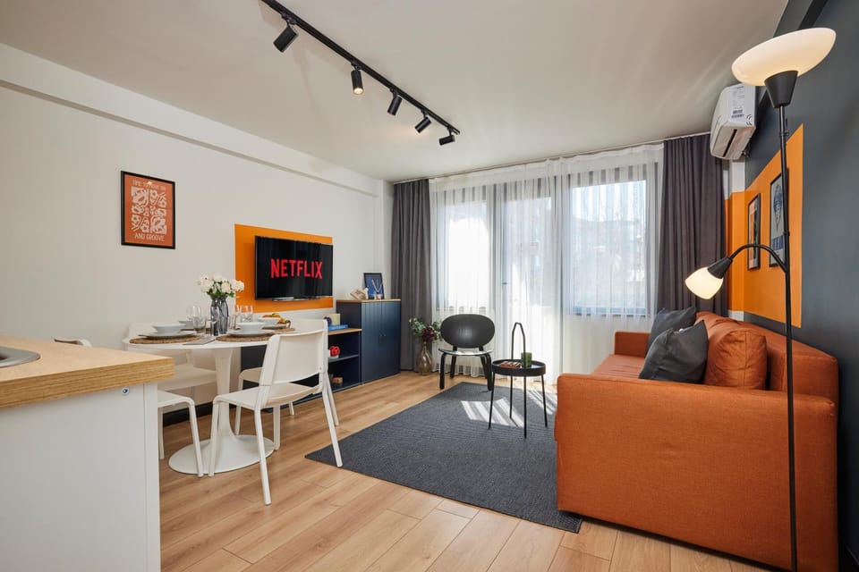 Superb Location 3 Min to Metro AC Elevator Apartment in Istanbul