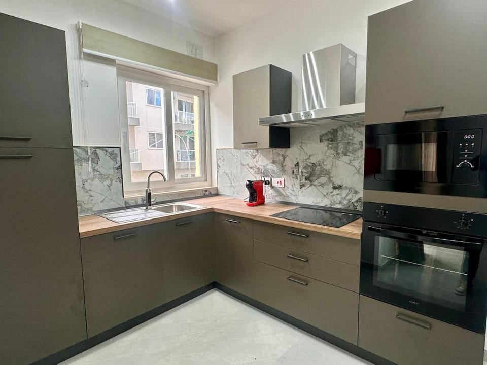 Large 3-Bedroom Apartment with Terrace Apartment in Malta