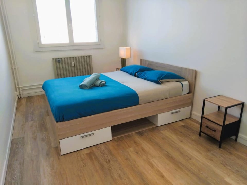 Bed, Bedroom