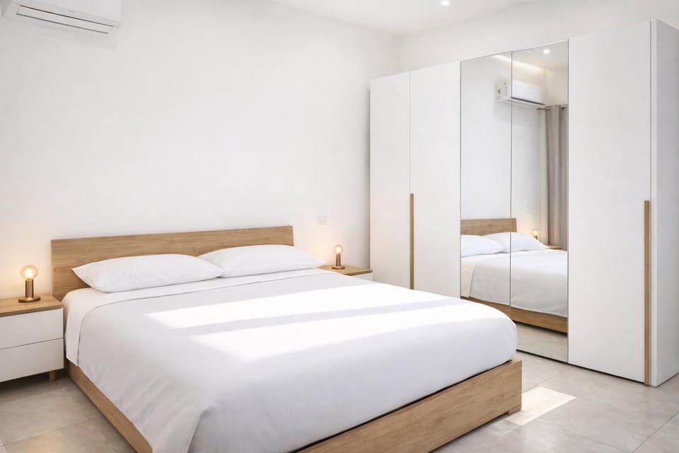 Bed, Photo of the whole room, wardrobe, air conditioner