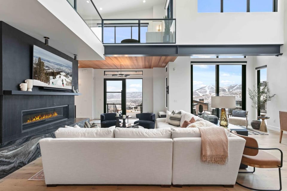 Luxury 6BR with Hot Tub, Firepit, Deer Valley Access House in Wasatch County