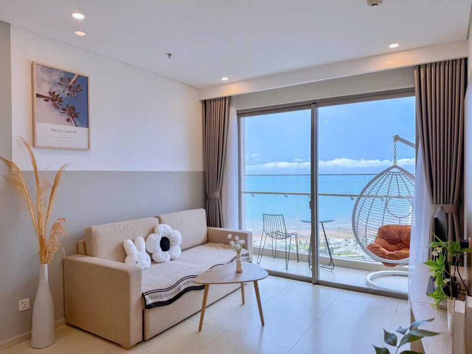 Natural landscape, View (from property/room), Balcony/Terrace, Living room, Sea view