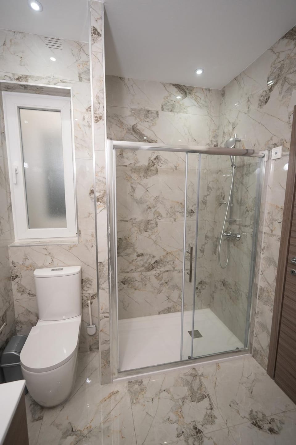 Penthouse with Jacuzzi near St Julians Apartment in Malta