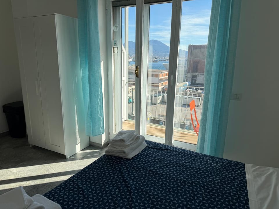 Bed, Photo of the whole room, Bedroom, Mountain view
