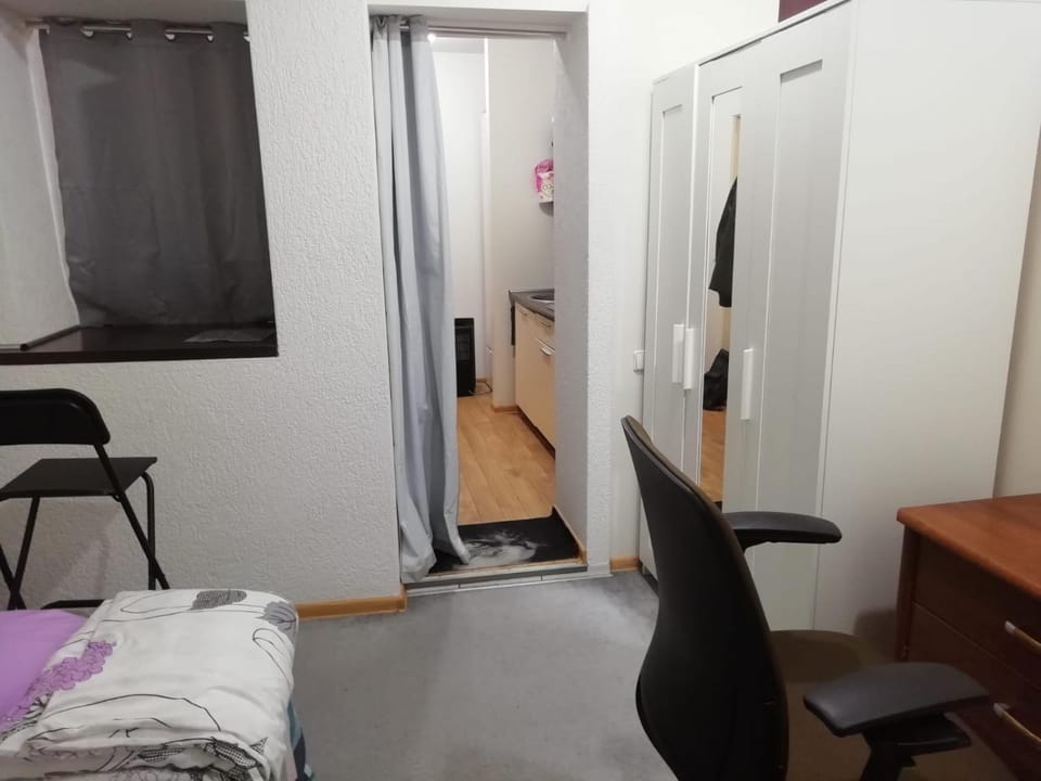 Photo of the whole room, Seating area, wardrobe