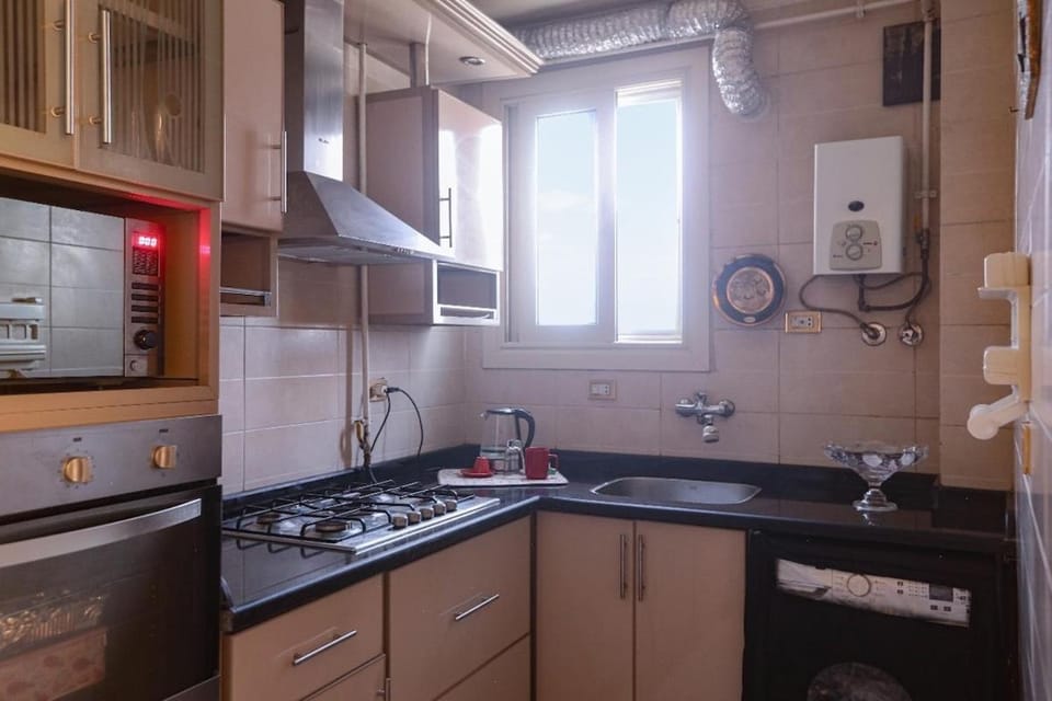 Beautiful Sea View Retreat in a Prime Location Apartment in Alexandria