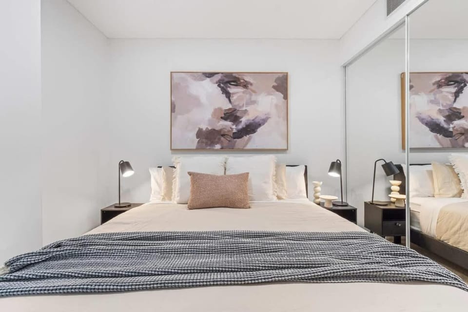 Central City with Pool, Gym and Secure Car Space Apartment in Kangaroo Point