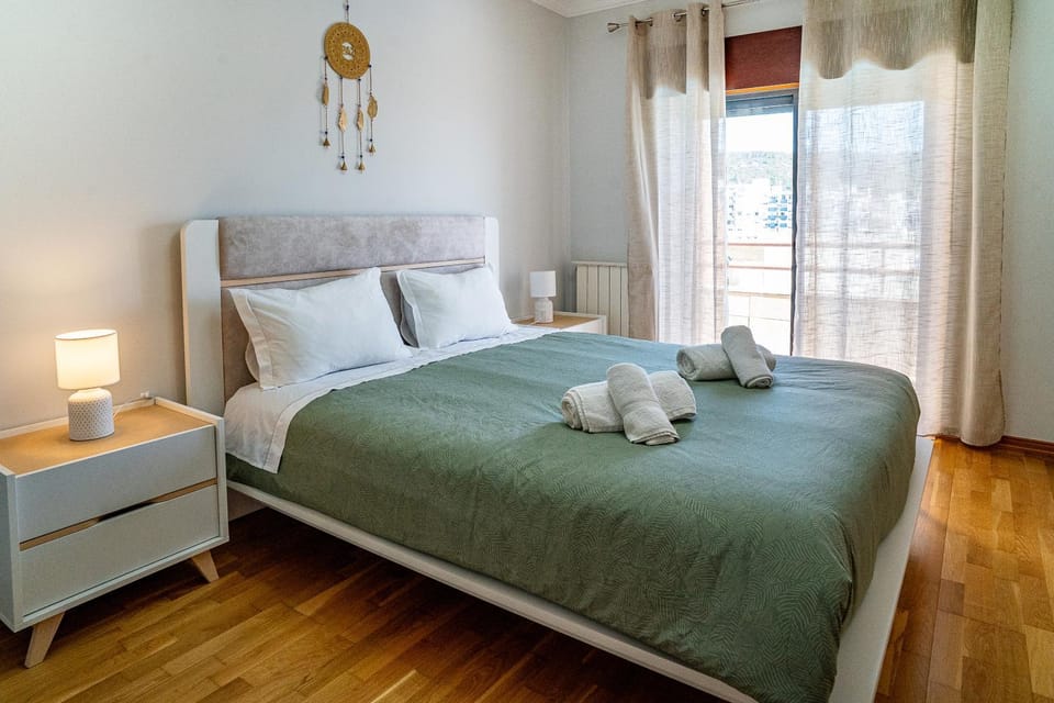 Sesimbra Vista Azul - Enjoy the Pool and Sea View! Apartment in Sesimbra