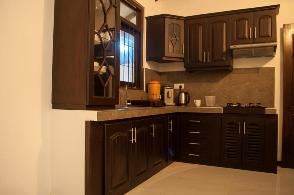 Transit Negombo - Your Perfect Holiday Stay House in Negombo