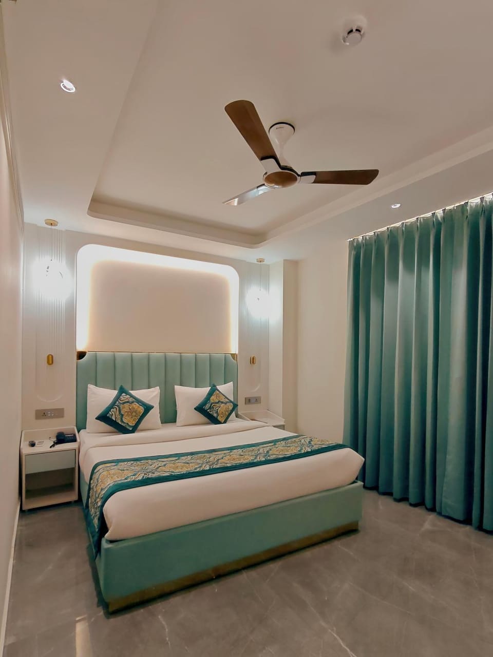 Bed, Photo of the whole room