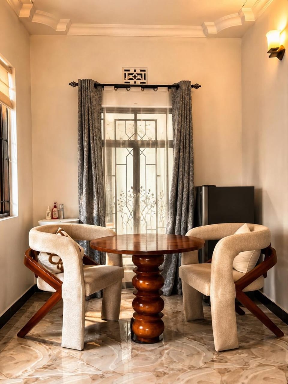 Seating area, Dining area, Sunrise