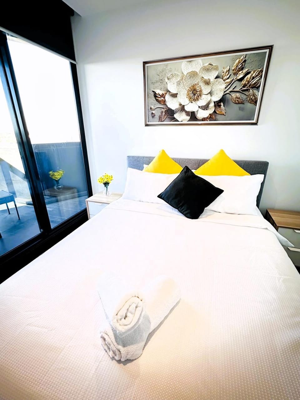 ADEK Apartment North Melb-Stylish 2BR Apartment with Pool, Gym & Parking Apartment in Melbourne
