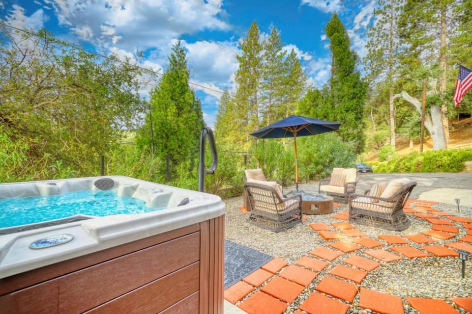 StayCation Sierra – Nonpareil Retreat House in Groveland
