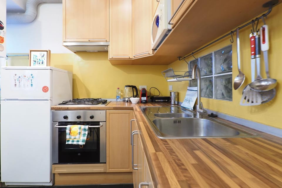 Kitchen or kitchenette, dishwasher, minibar, oven, pet friendly, stove, toaster