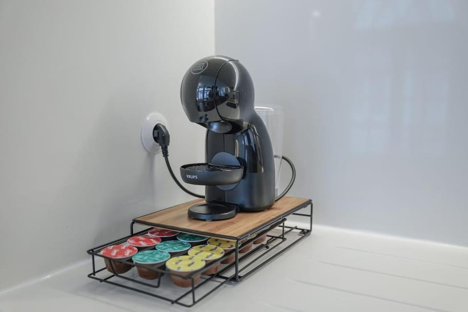 Modern Flat with balcony on Rua das Flores - 2nd Apartment in Porto