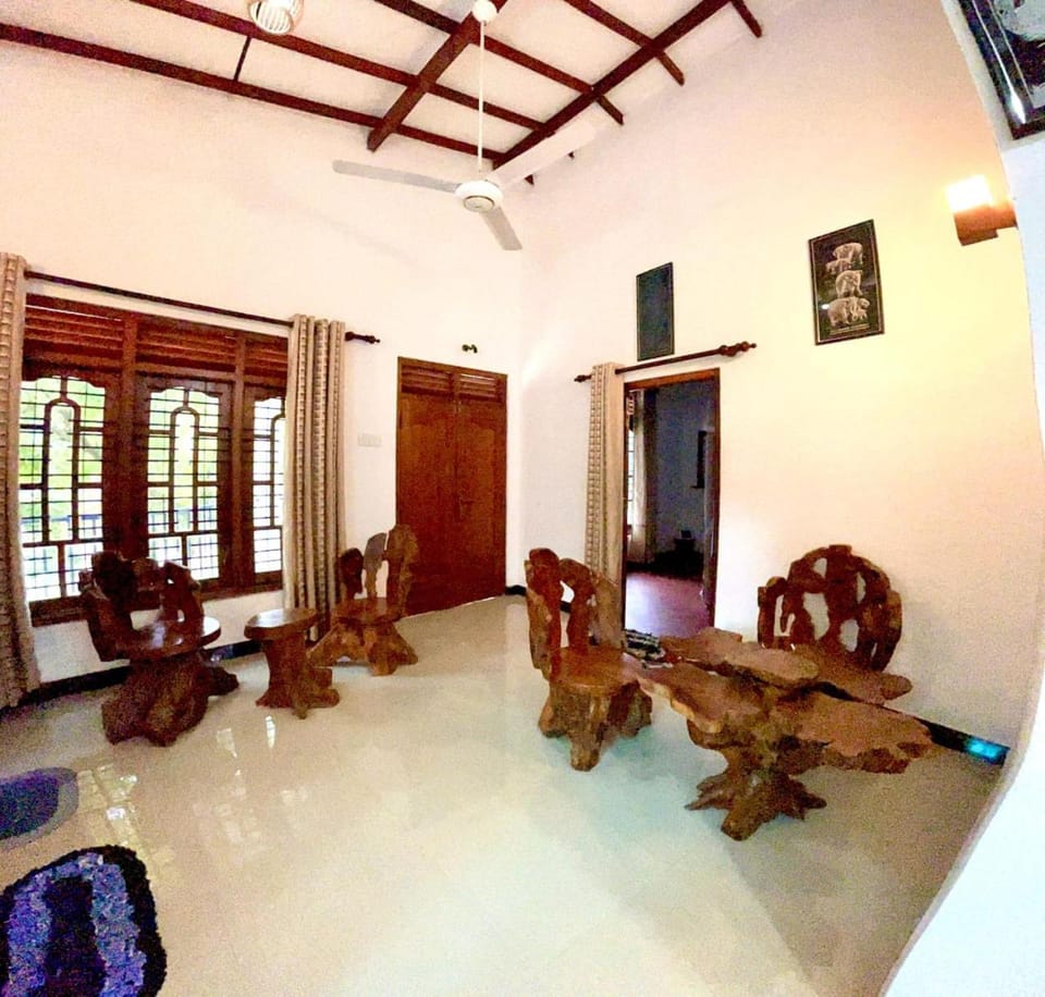 Thenu Guest Bed and Breakfast in Mirissa
