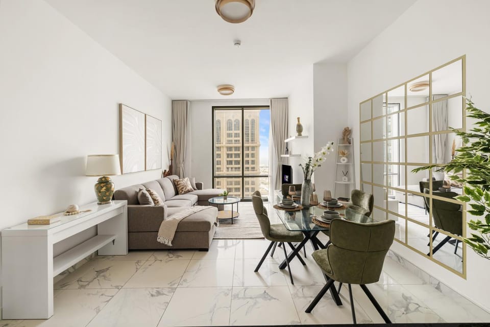 Stunning 1BR at Noora Tower, Al Habtoor City Apartment in Dubai