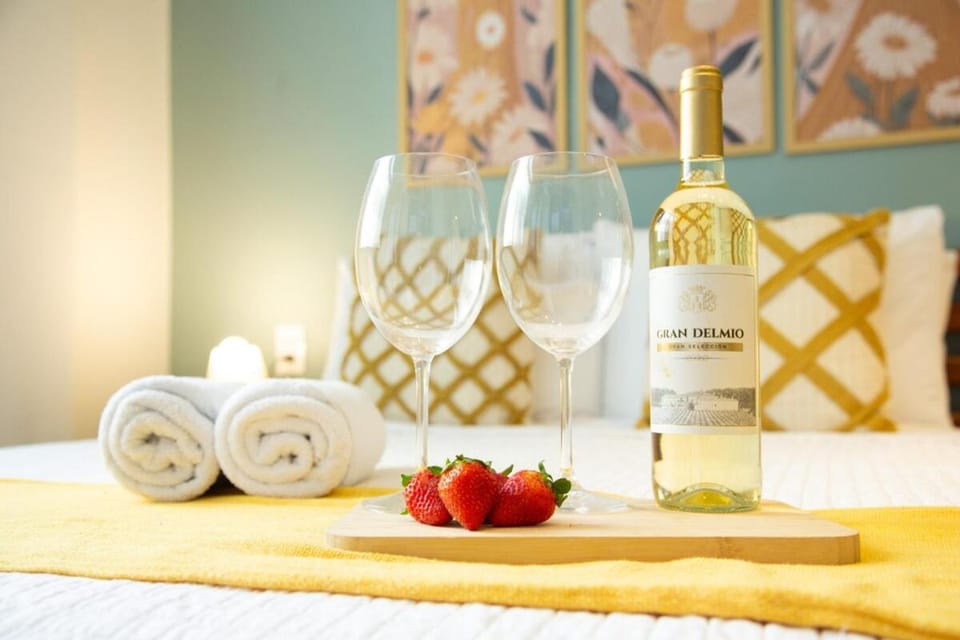 Newly renovated and complete loft Wi-Fi, TV, AC Apartment in Santa Teresa