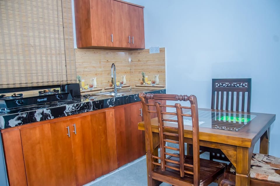 Leonard Negombo Holiday Villa Apartment in Negombo