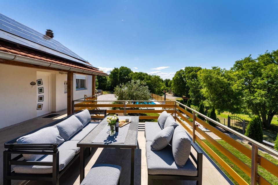 My Dalmatia - Villa Manda Adriatic with Private Heated Pool House in Šibenik-Knin County, Croatia