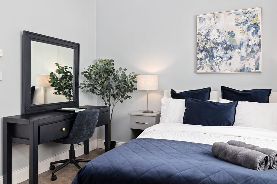 Bed, Business facilities, Bedroom