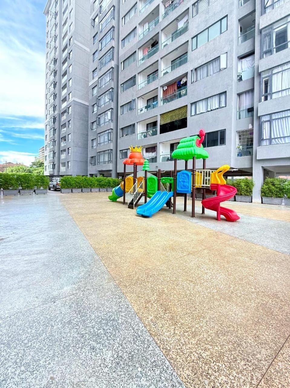 classy executive one bedroom apartment with swimming pool, ample parking space children playing ground and amazing scenic views Apartment in Nairobi