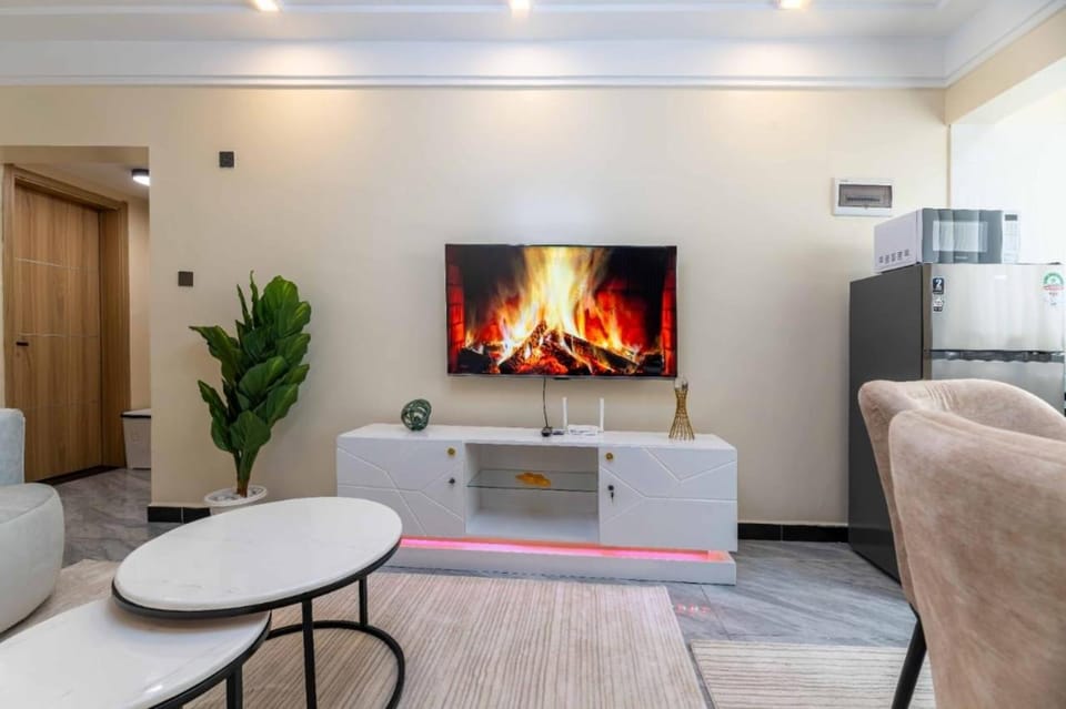 classy executive one bedroom apartment with swimming pool, ample parking space children playing ground and amazing scenic views Apartment in Nairobi