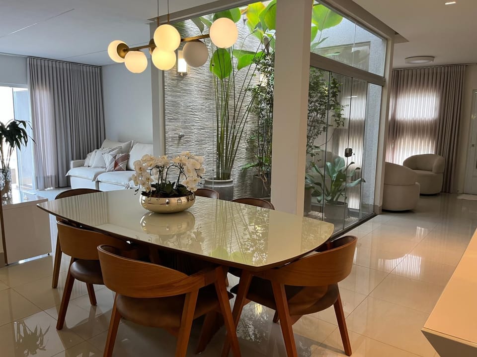 Belíssima casa próximo ao altodromo e flamboyant House in Goiania