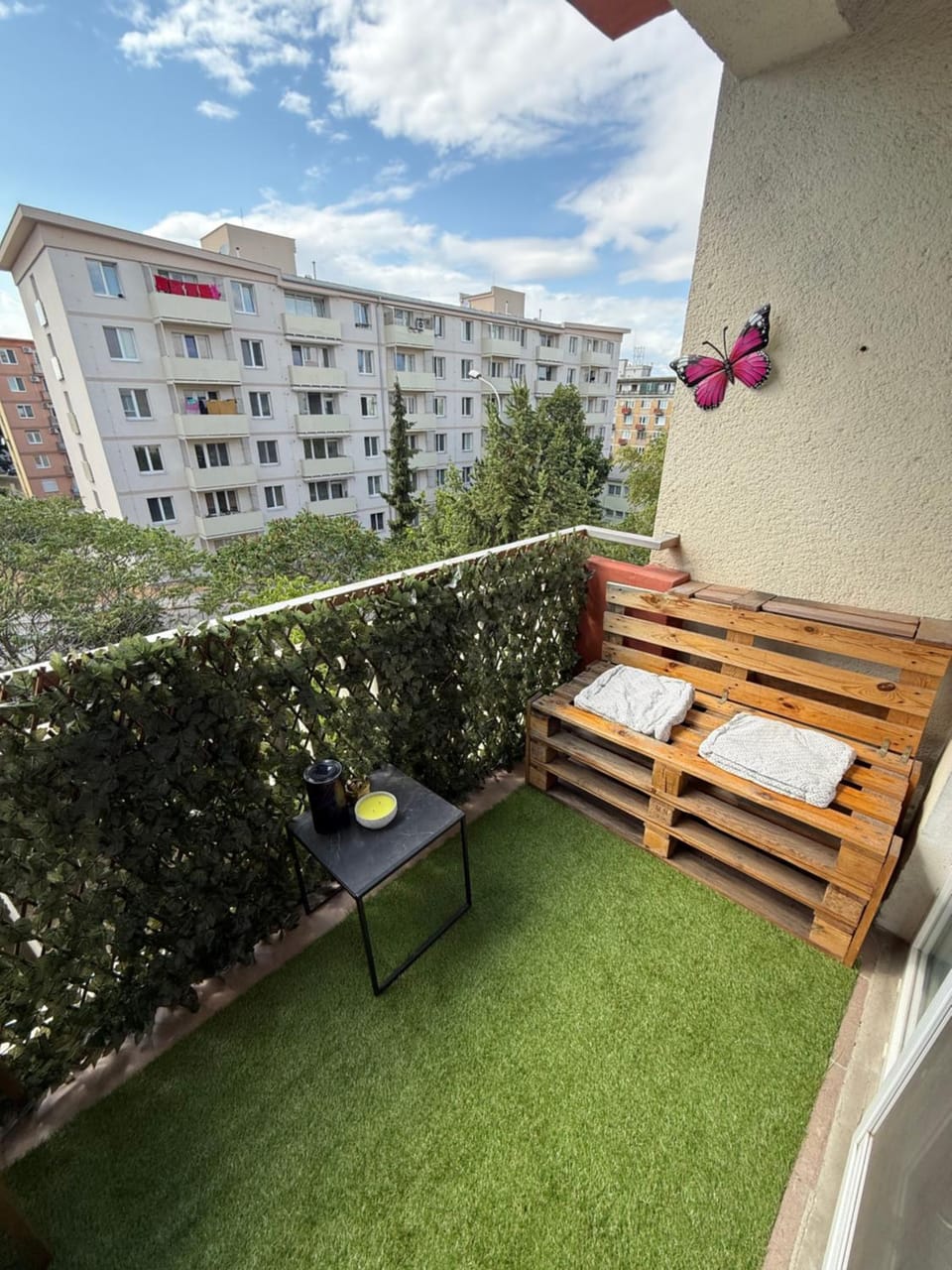 Self-check - White Two Apartment in Slovakia