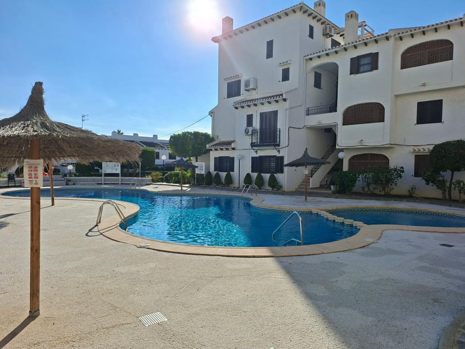 Property building, Day, Pool view, Swimming pool, Swimming pool