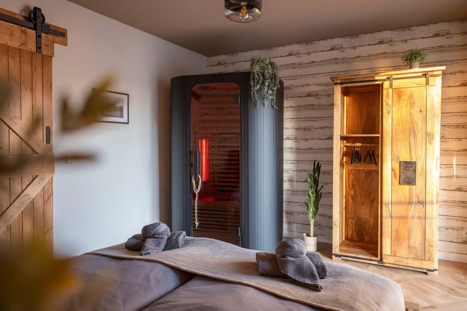 Bed, Sauna, Photo of the whole room, Bedroom, towels, wardrobe
