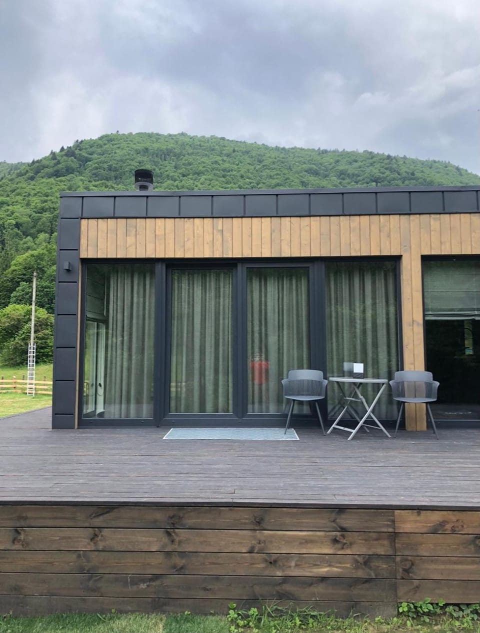 Property building, Natural landscape, Balcony/Terrace, Dining area, Mountain view