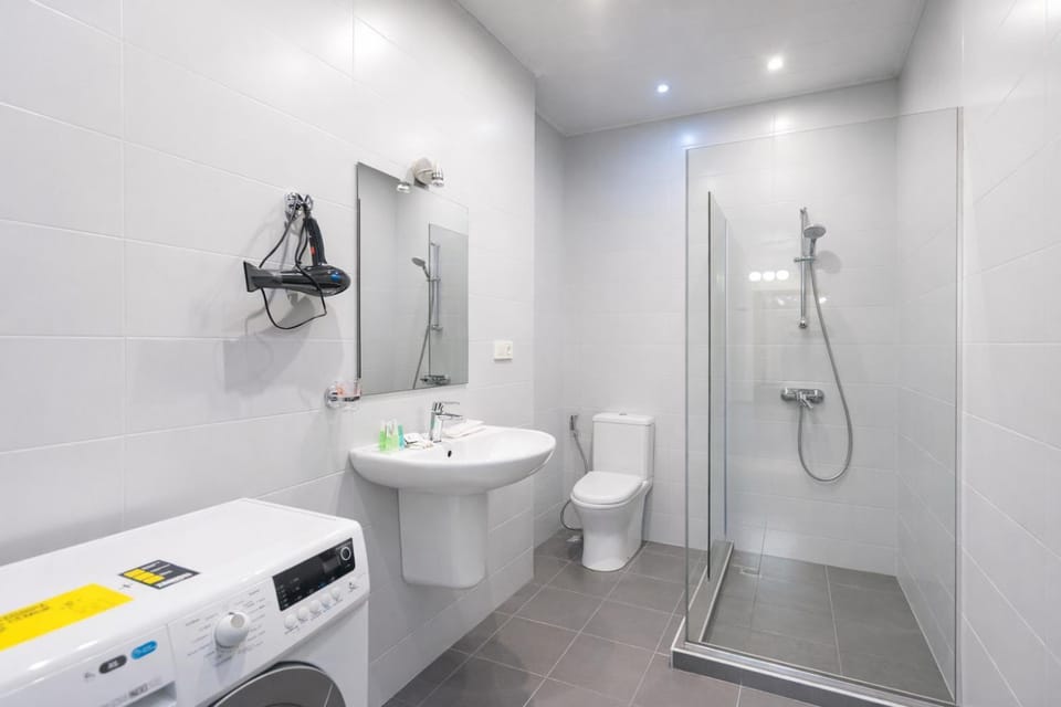 Shower, Bathroom, towels