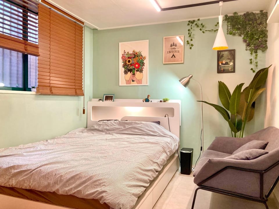 Bed, Photo of the whole room, Bedroom