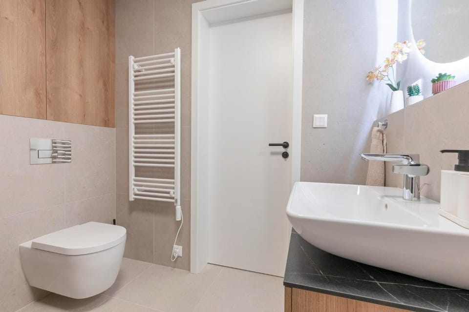 Metropolis - Downtown Studio with Balcony&Parking Apartment in Bratislava