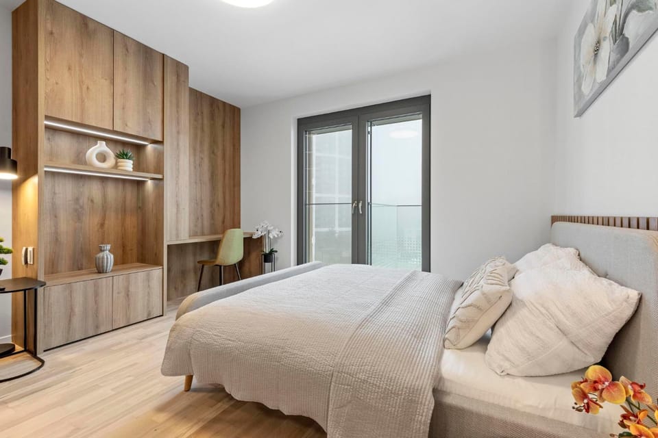 Metropolis - Downtown Studio with Balcony&Parking Apartment in Bratislava