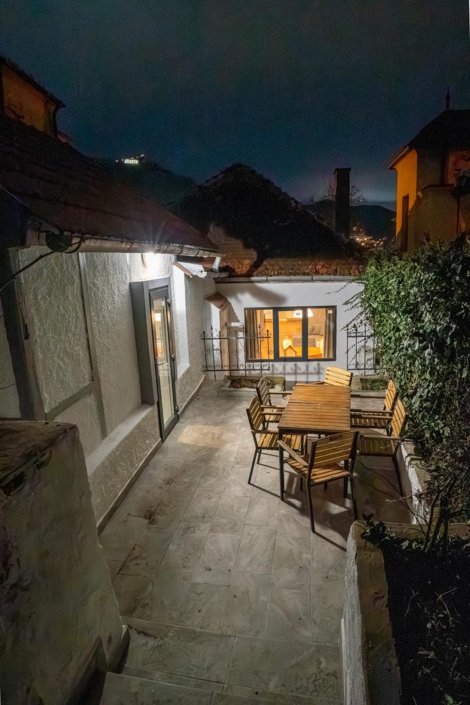 Property building, Balcony/Terrace, Garden view, Inner courtyard view