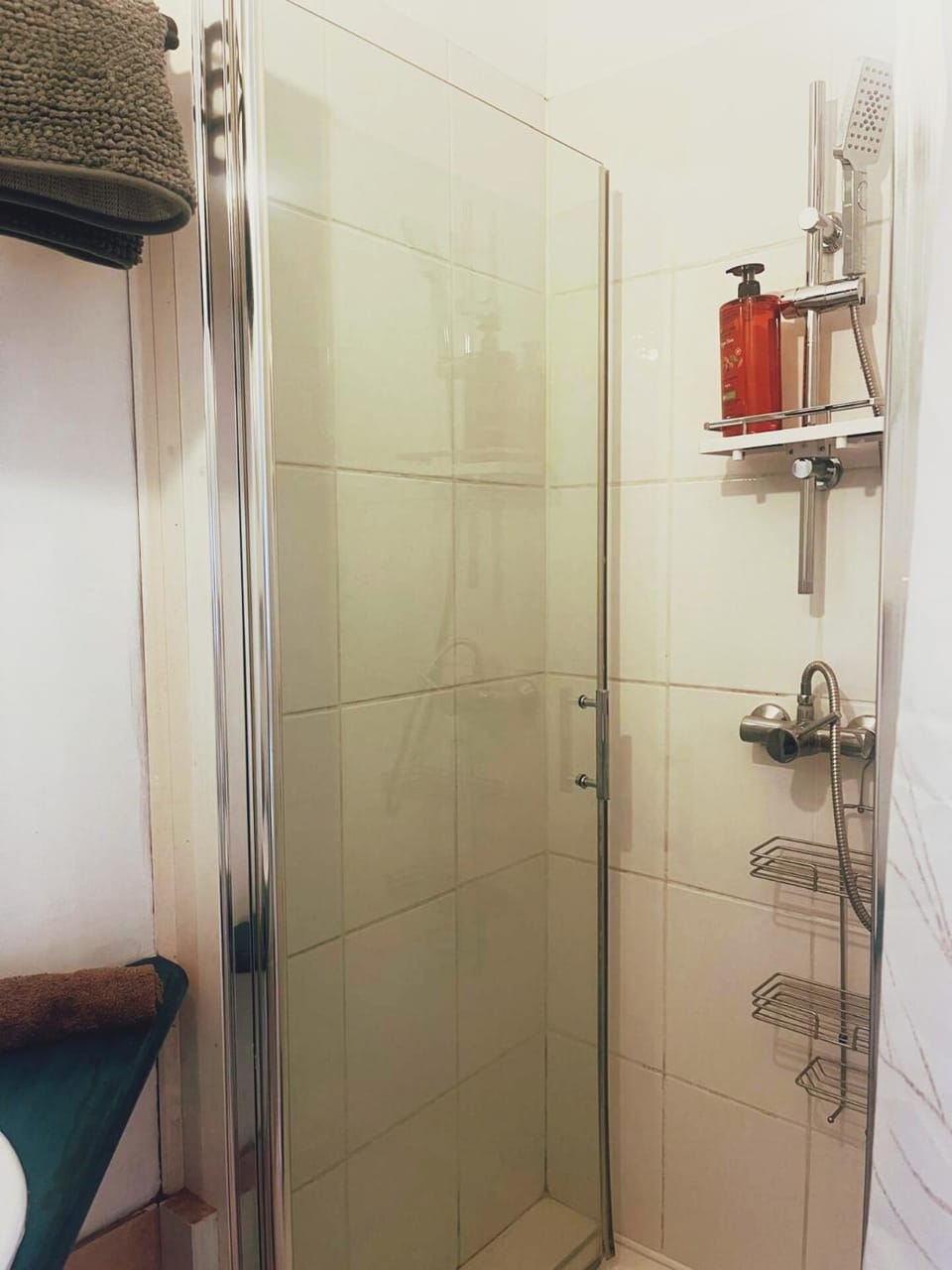 Shower, Bathroom, towels