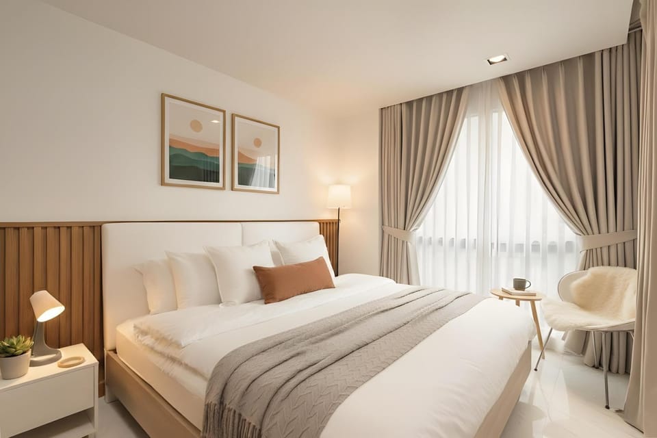 Bed, Bedroom, towels, air conditioner