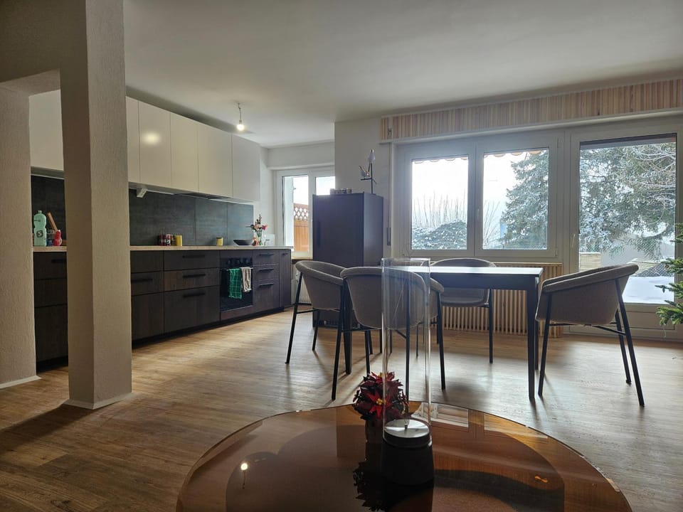 Dining area, kitchen