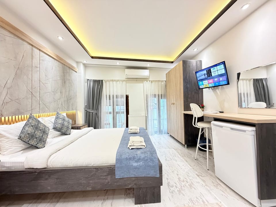 Bed, TV and multimedia, Photo of the whole room, air conditioner