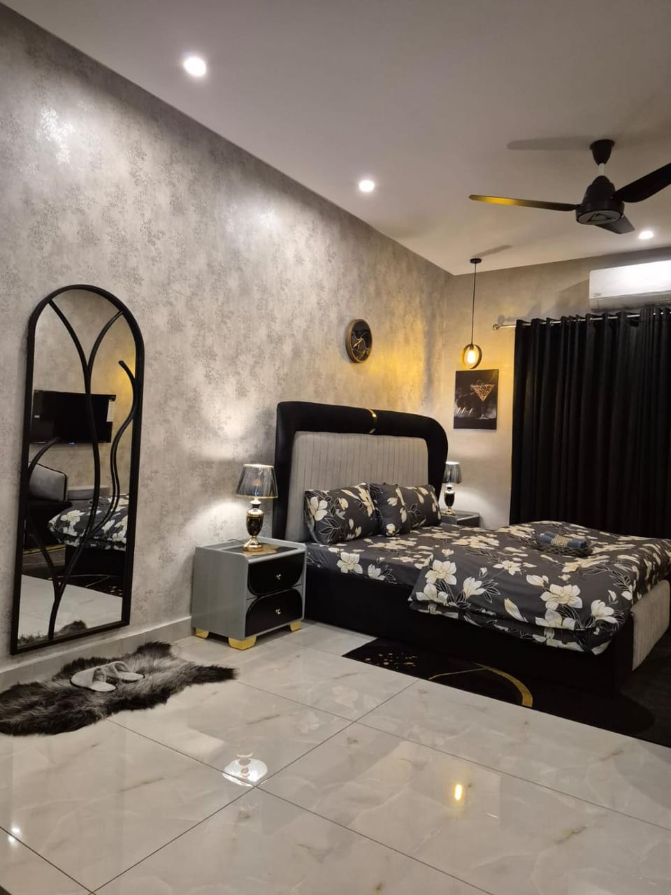 Modern Studio Luxe heaven in Etihad town Apartment in Lahore