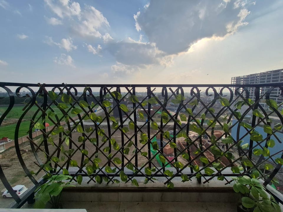 Modern Studio Luxe heaven in Etihad town Apartment in Lahore