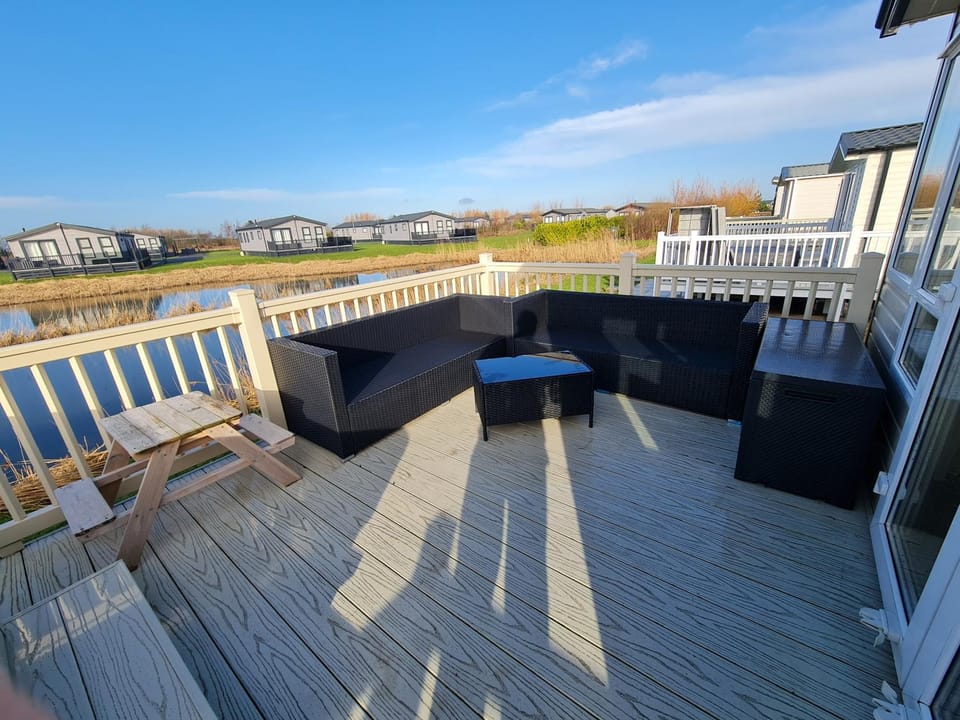 Seating area, Lake view