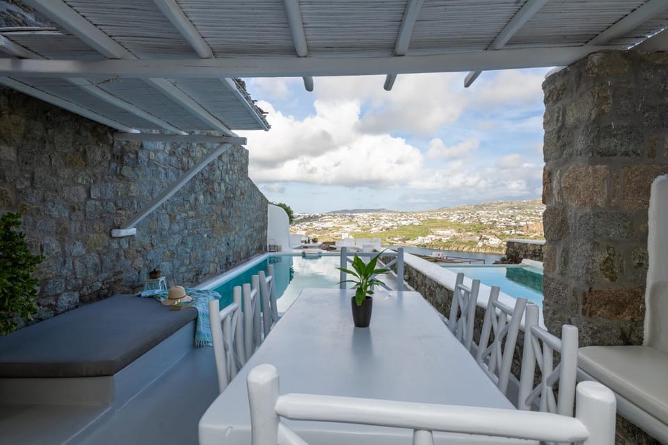 Villa Tommaso Mykonos-Iconic Pool & Sea View Villa in Mykonos, Mikonos 846 00, Greece