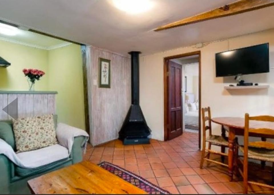 Sacred Mountain Lodge Bed and Breakfast in Cape Town