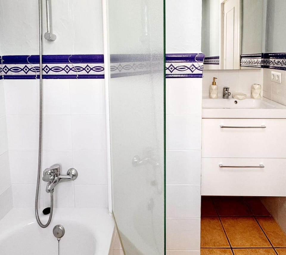 Bathroom, Bath