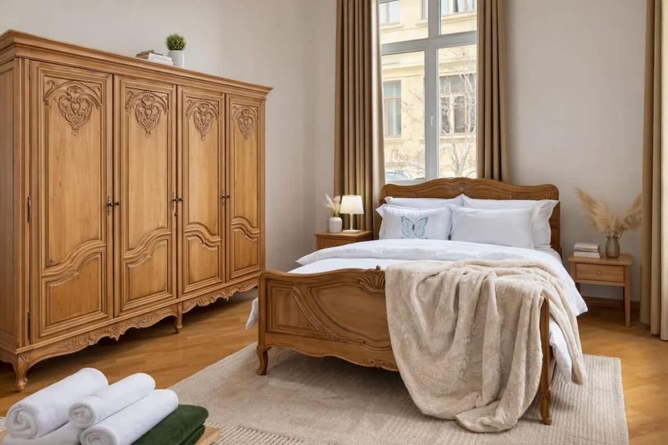 F1-view loft near Boulevard & Old City Apartment in Baku