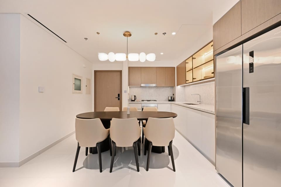 Dining area, kitchen