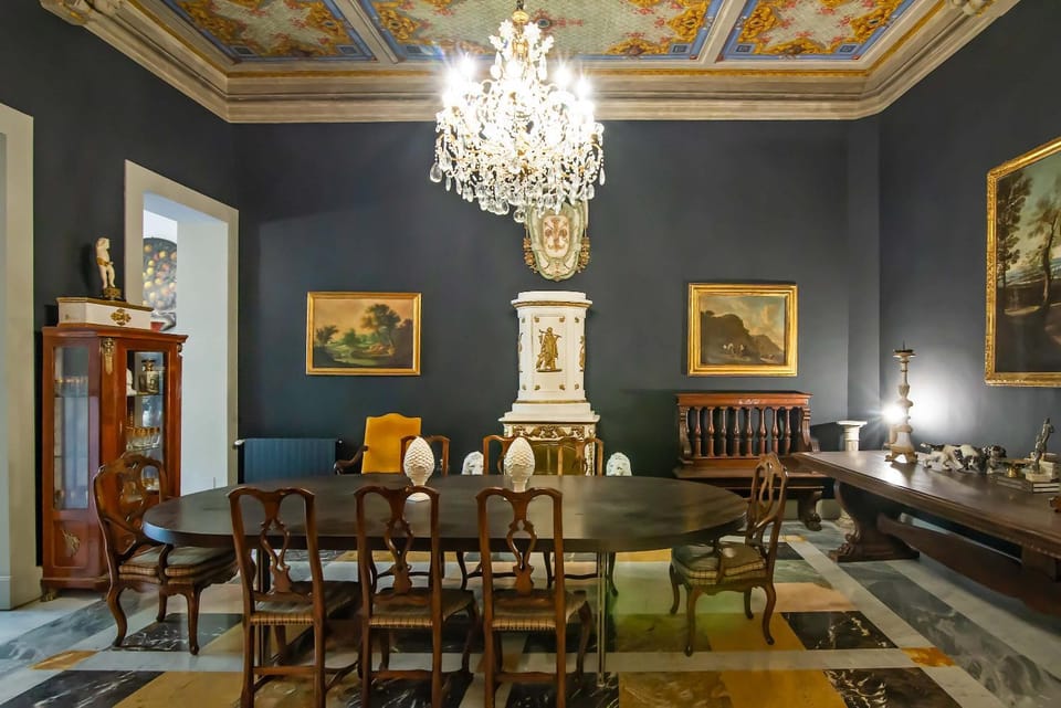 Living room, Decorative detail